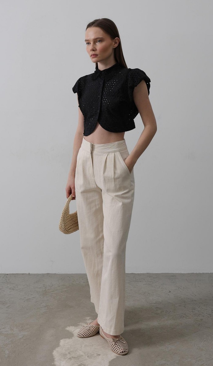 Dantel Yaka Vatkalı Bluz - Siyah STD Dantel Yaka Vatkalı Bluz - Siyah STD