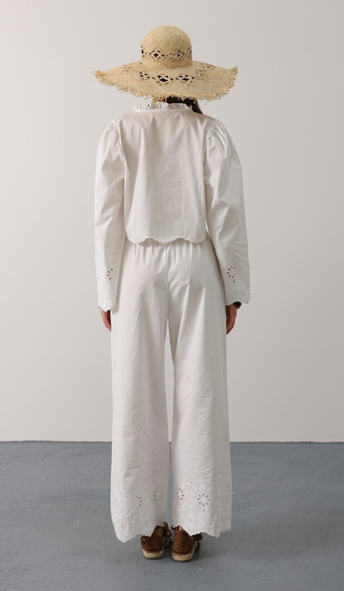 İşlemeli Önü Bağlamalı Takım - Beyaz STD rt20129