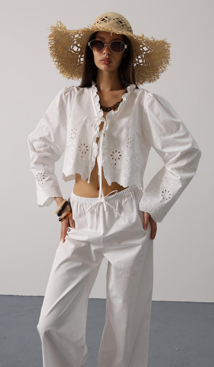 İşlemeli Önü Bağlamalı Takım - Beyaz STD rt20129