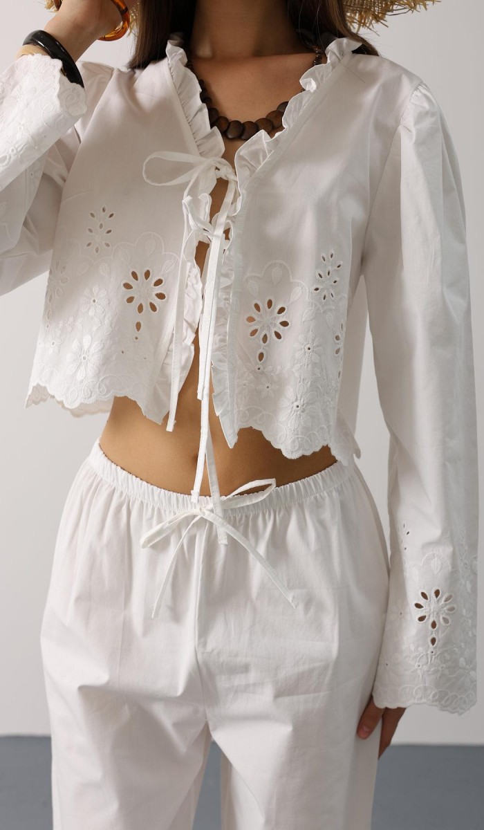 İşlemeli Önü Bağlamalı Takım - Beyaz STD rt20129