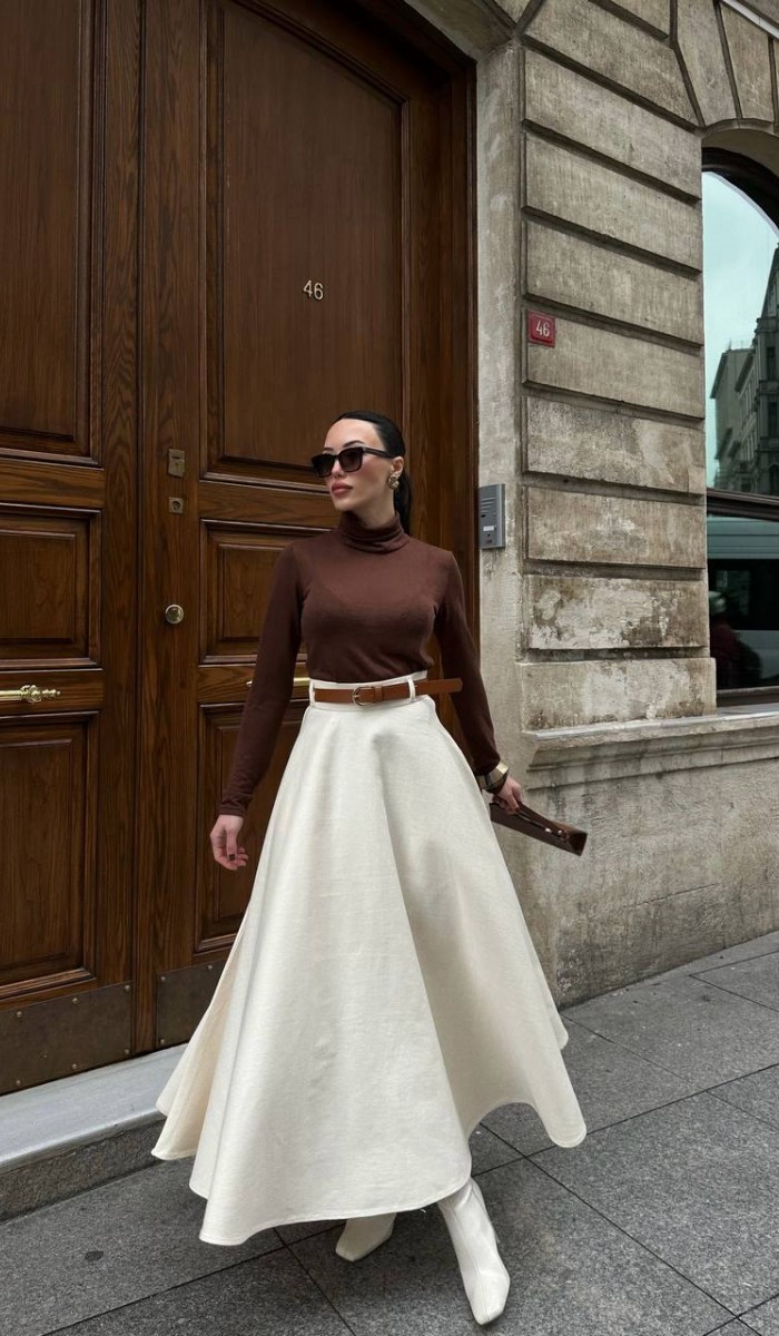 Yüksek Bel Eteği Geniş Midi Boy Etek Yüksek Bel Eteği Geniş Midi Boy Etek