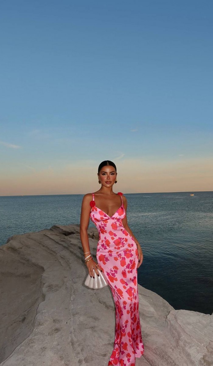 Askılı Çiçekli Midi Boy Elbise Askılı Çiçekli Midi Boy Elbise