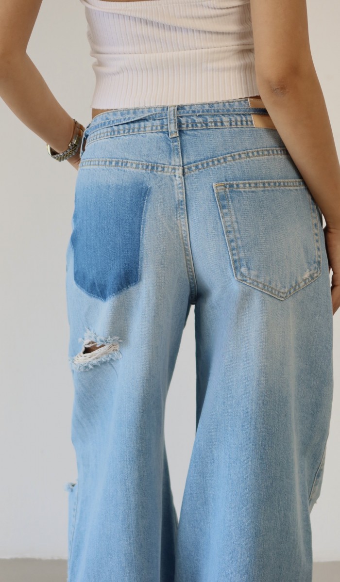 Yüksek Bel Lazer Kesim Detaylı Arka Tek Cep Baggy Kalıp Light Blue Jean Pantolon