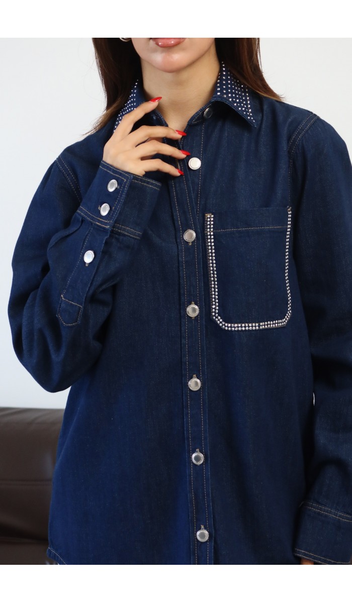 Kadın Yaka Cep Taş Detaylı Rinse Denim Gömlek