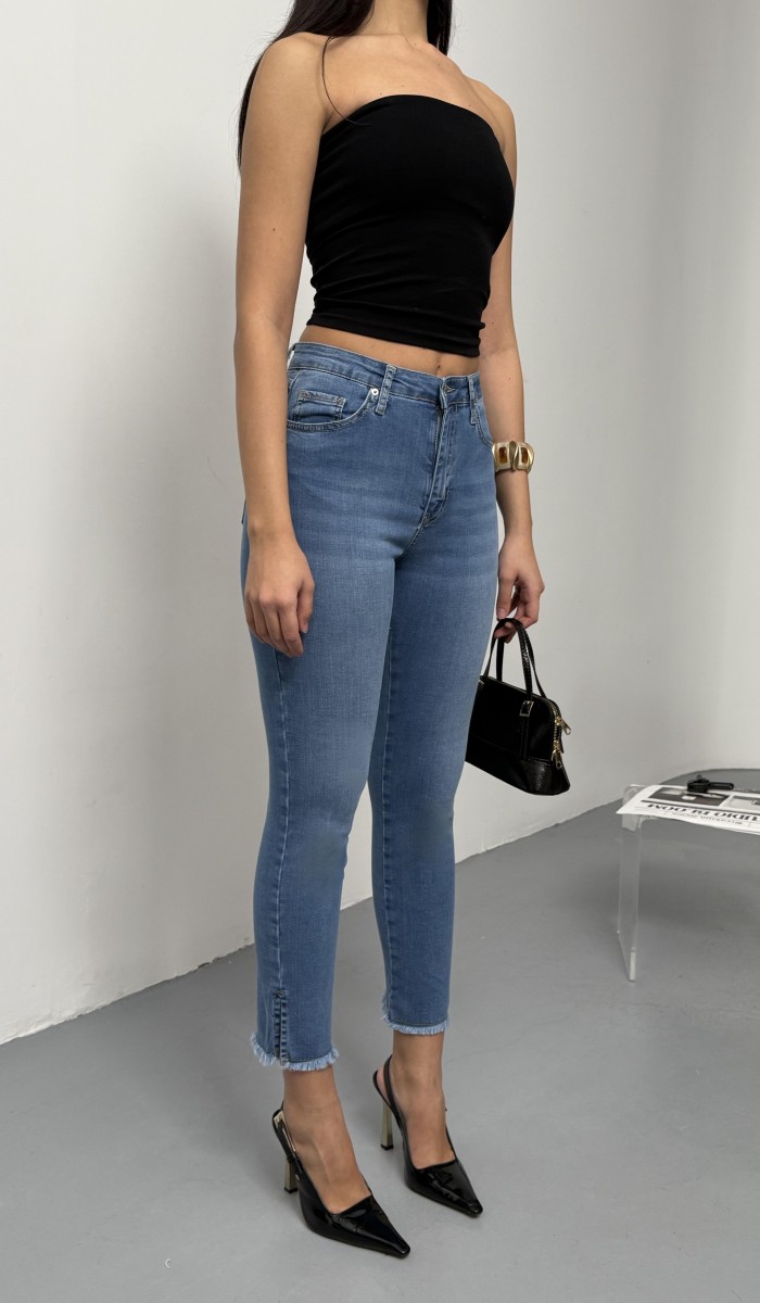 Yüksek Bel Paça Kesik Püskül Detaylı Blue Jean Pantolon