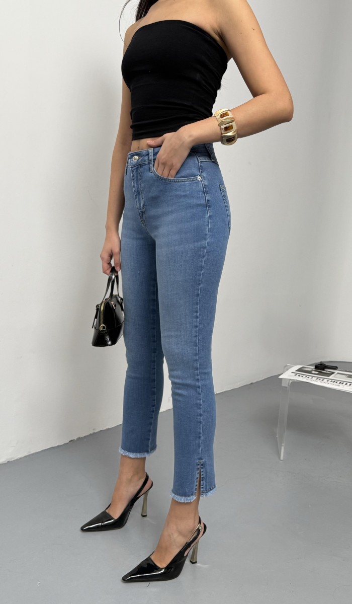 Yüksek Bel Paça Kesik Püskül Detaylı Blue Jean Pantolon