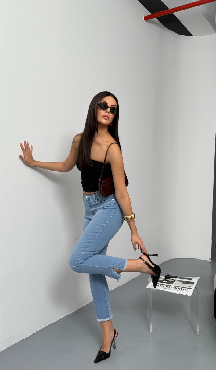 Yüksek Bel Paça Kesik Püskül Detaylı Light Blue Jean Pantolon