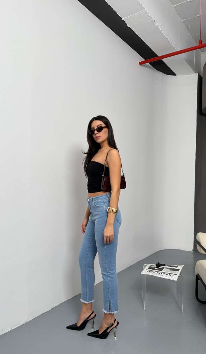 Yüksek Bel Paça Kesik Püskül Detaylı Light Blue Jean Pantolon
