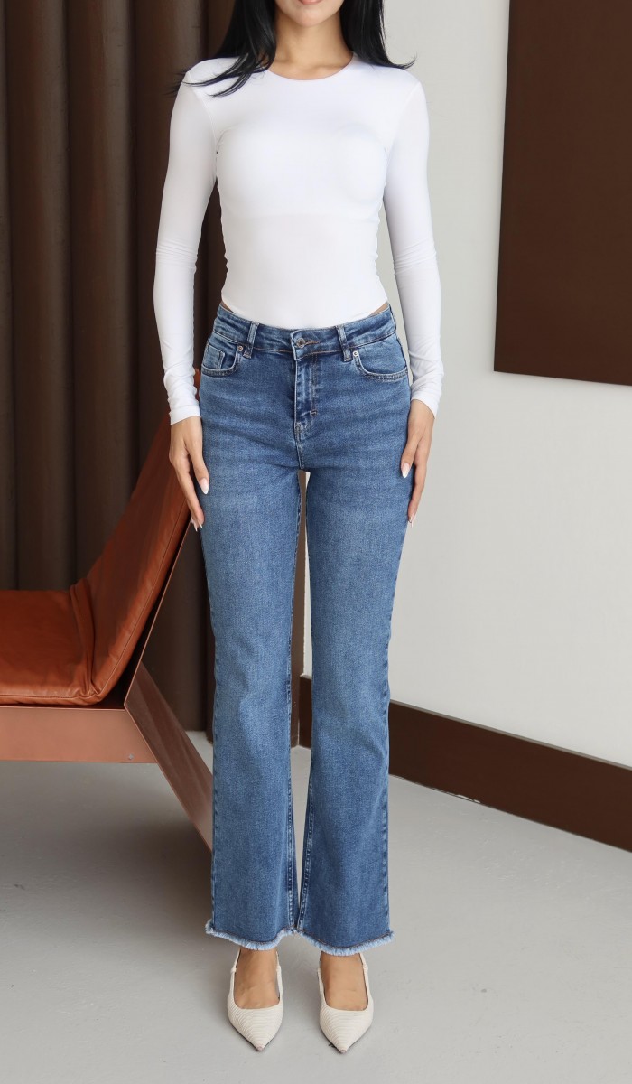 Yüksek Bel Paça Püskül Detaylı Ara Beden Blue Jean Pantolon Yüksek Bel Paça Püskül Detaylı Ara Beden Blue Jean Pantolon