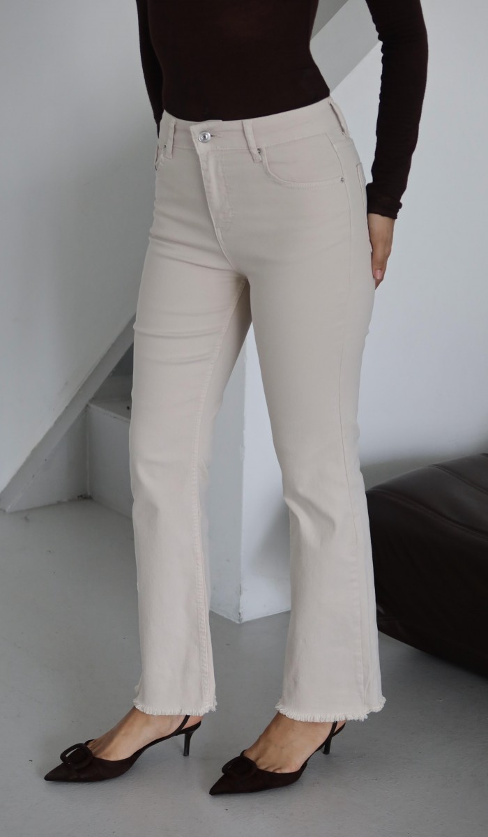 Yüksek Bel Bilek Boy Paça Püskül Detaylı Bej Jean Pantolon Yüksek Bel Bilek Boy Paça Püskül Detaylı Bej Jean Pantolon