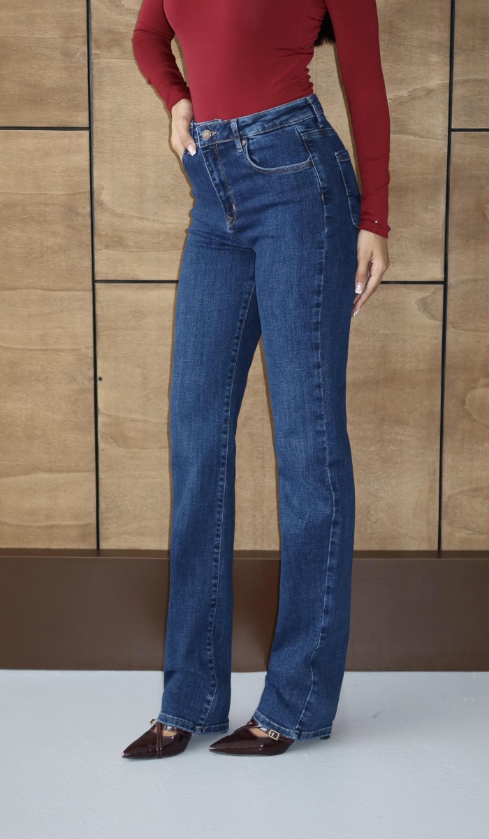 Yüksek Klasik Kesim Blue Jean Pantolon Yüksek Klasik Kesim Blue Jean Pantolon