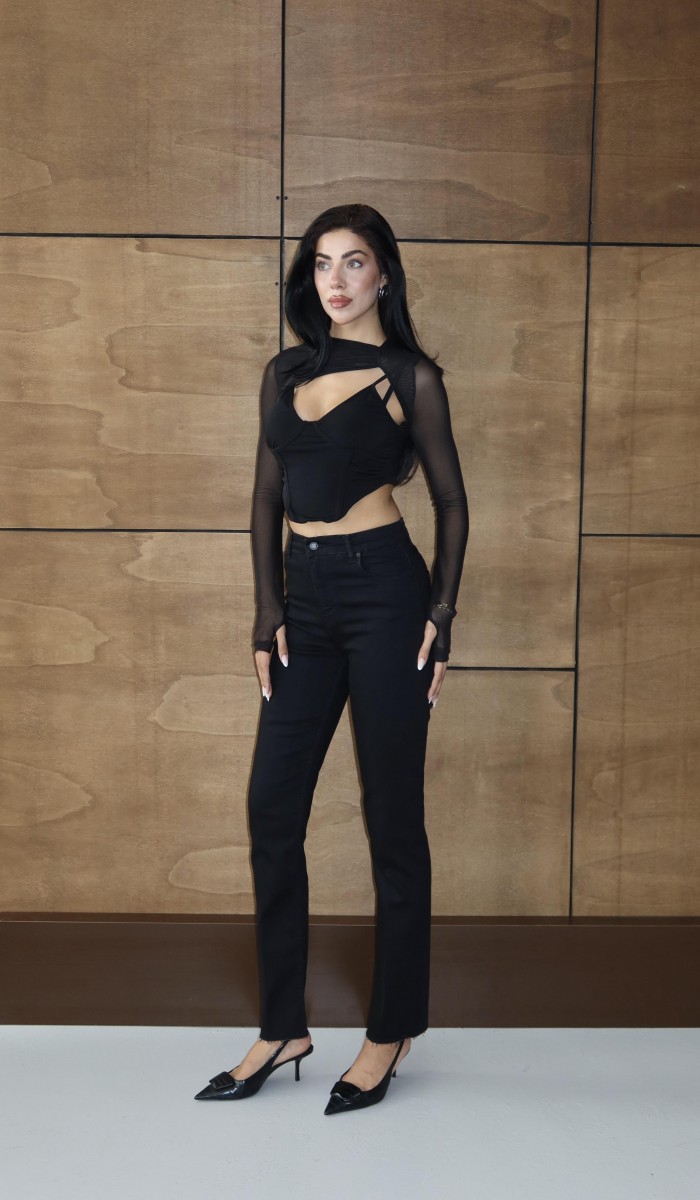 Yüksek Bel Paça Kesik Detaylı Black Jean Pantolon