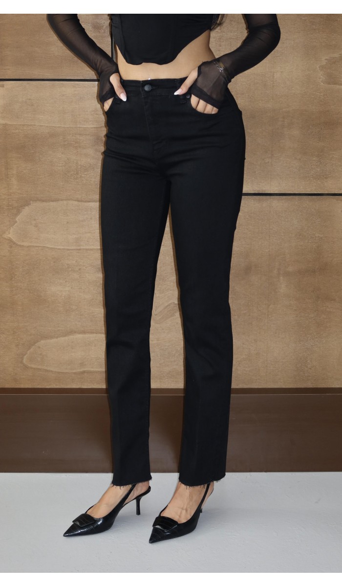 Yüksek Bel Paça Kesik Detaylı Black Jean Pantolon