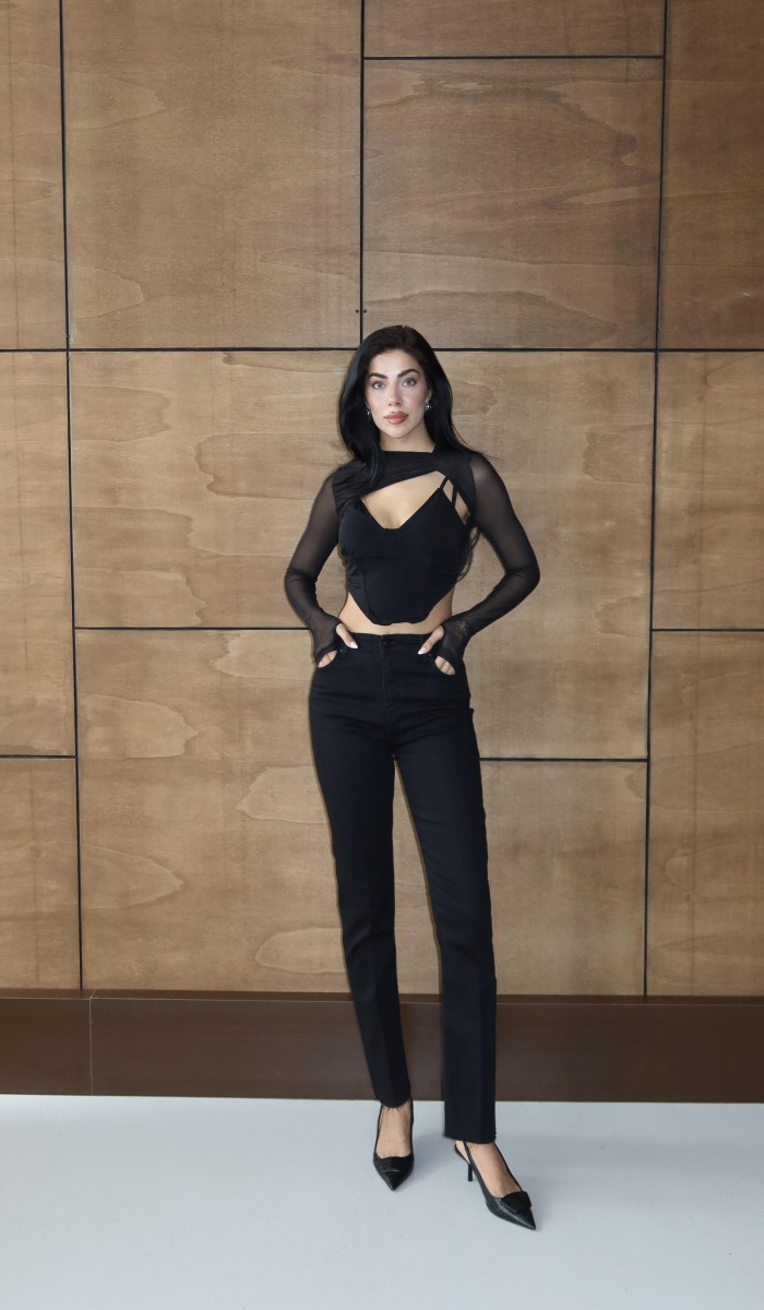 Yüksek Bel Paça Kesik Detaylı Black Jean Pantolon