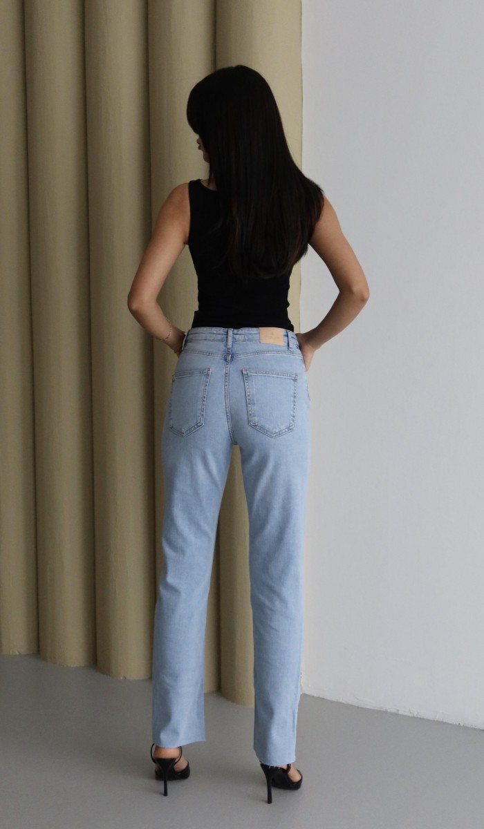 Yüksek Bel Paça Kesik Detaylı Blue Jean Pantolon