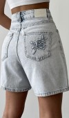 Yüksek Bel Gül Nakış Detaylı Light Blue Denim Şort