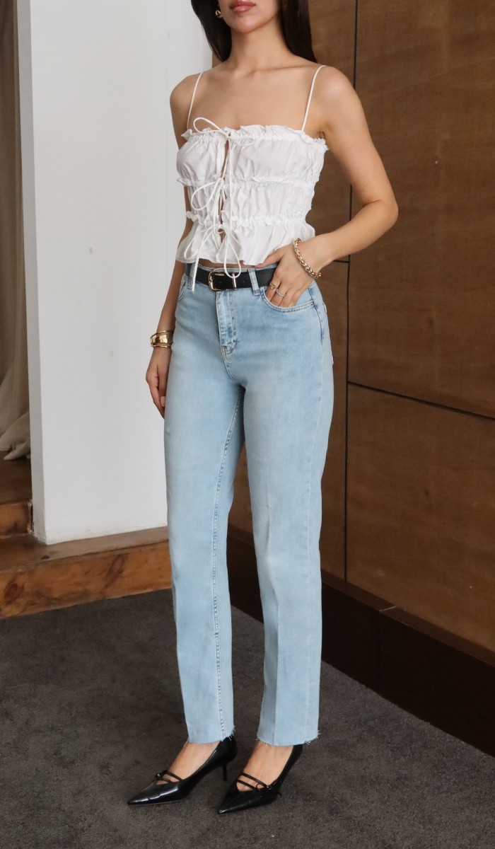 Yüksek Bel Paça Kesik Detaylı Light Blue Kemerli Jean Pantolon