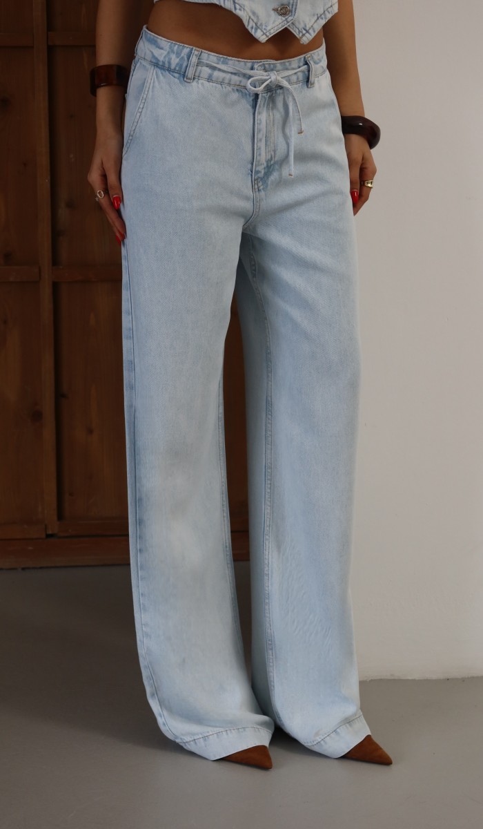 Yüksek Bel Lastikli ve İp Bağlamalı Düğme Detaylı Yelekli Light Blue Tencel Takım