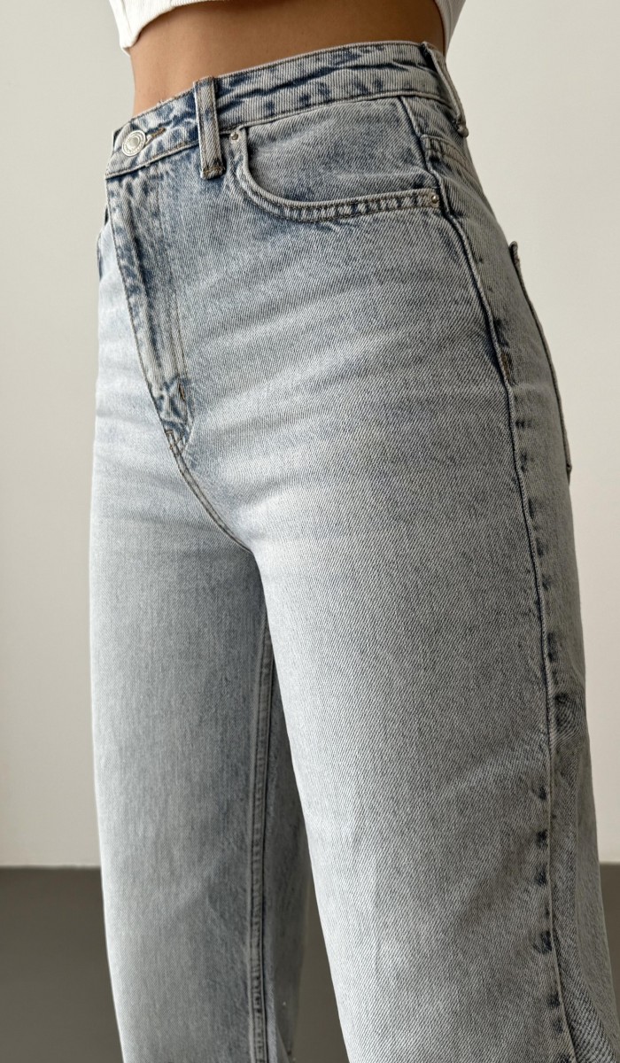 Yüksek Bel Bol Kesim Light Blue Taşlı Jean Pantolon Yüksek Bel Bol Kesim Light Blue Taşlı Jean Pantolon
