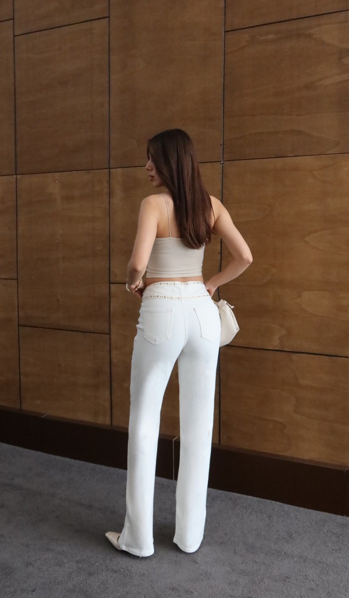 Yüksek Bel Bel Kısmı Zımbalı Taş Detaylı Ekru Jean Pantolon