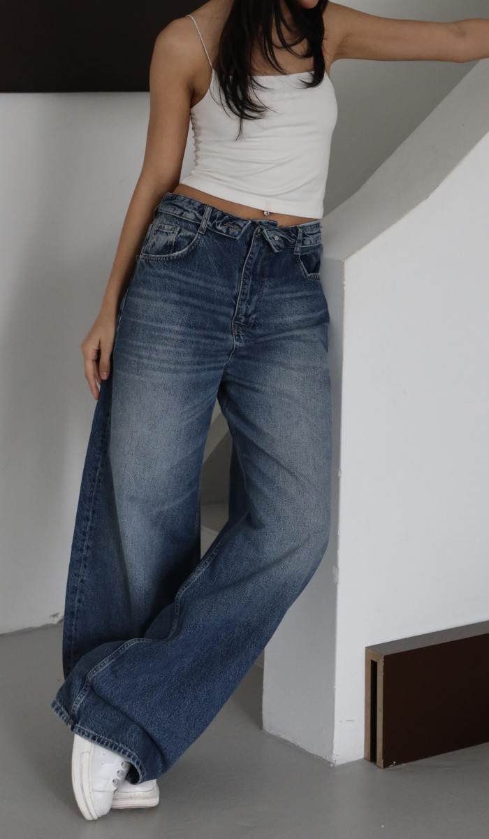 Düşük Bel Ters Kemer Detaylı Bej Tint Jean Pantolon Düşük Bel Ters Kemer Detaylı Bej Tint Jean Pantolon