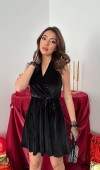 Siyah Boyundan Geçmeli Elbise L