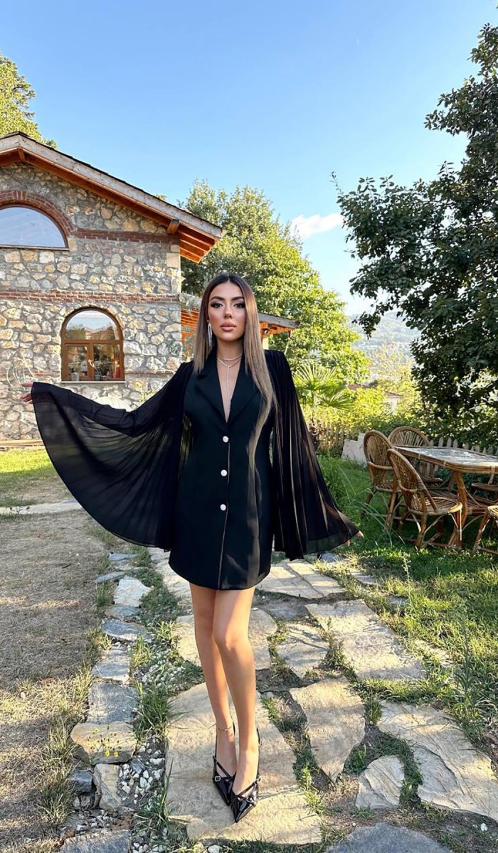 Siyah Kolları Pilseli Atlas Ceket Elbise L