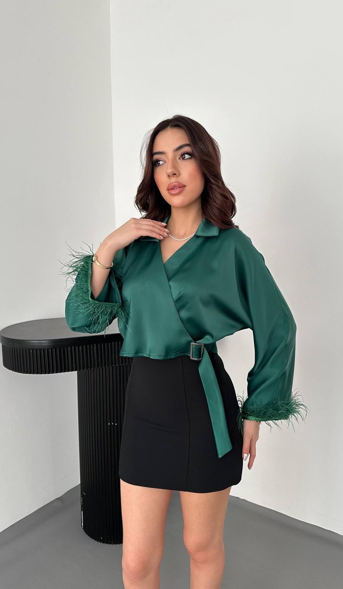 Zümrüt Kolları Tüylü Saten Crop L
