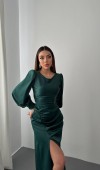 Zümrüt Yanı Büzgülü Yırtmaçlı Saten Elbise L