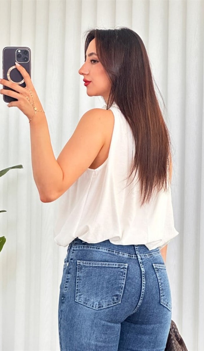 Yakası Boncuklu Balon Model Toptan Beyaz Bluz Beyaz